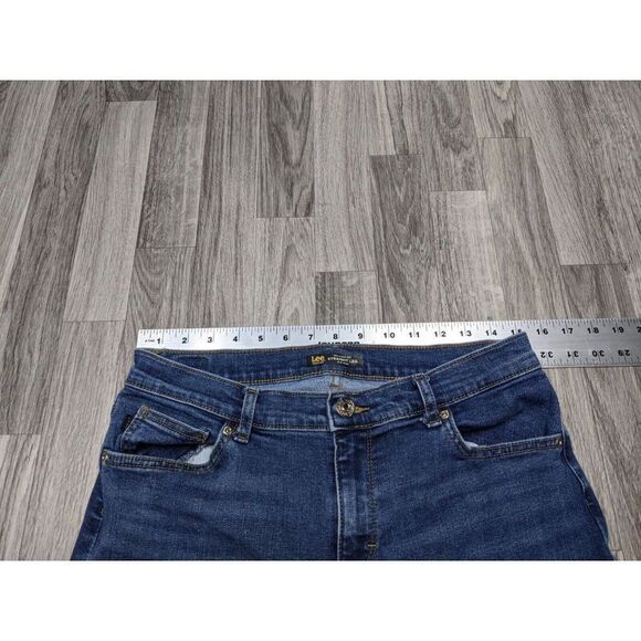 (3/$35) Lee Size 10 Petite Relaxed Fit Straight Leg Mid Rise Denim Blue Jeans - Picture 6 of 10
